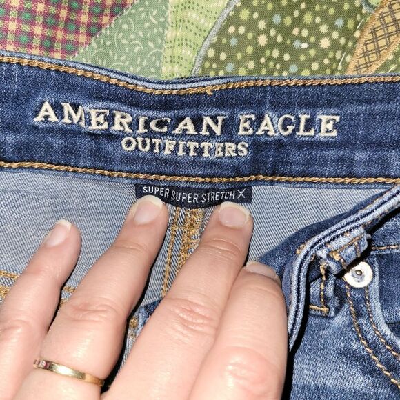 American Eagle Distressed Denim cutoff shorts - Picture 3 of 5